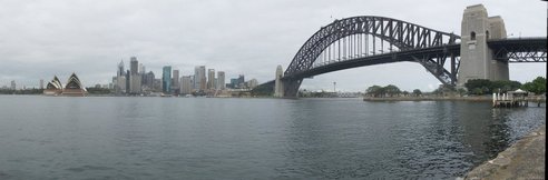 Vue panoramique du Sydney Harbour Bridge et de l'Opéra (depuis la Captain Henry Waterhouse Reserve)