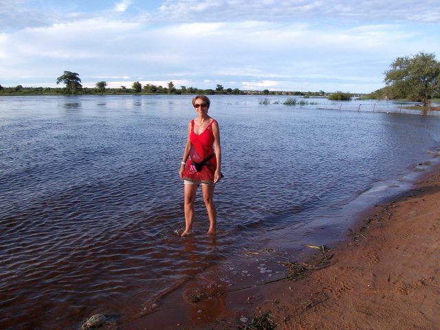 okavango_rundu.jpg - Fleuve Okavango à Rundu (Namibie)