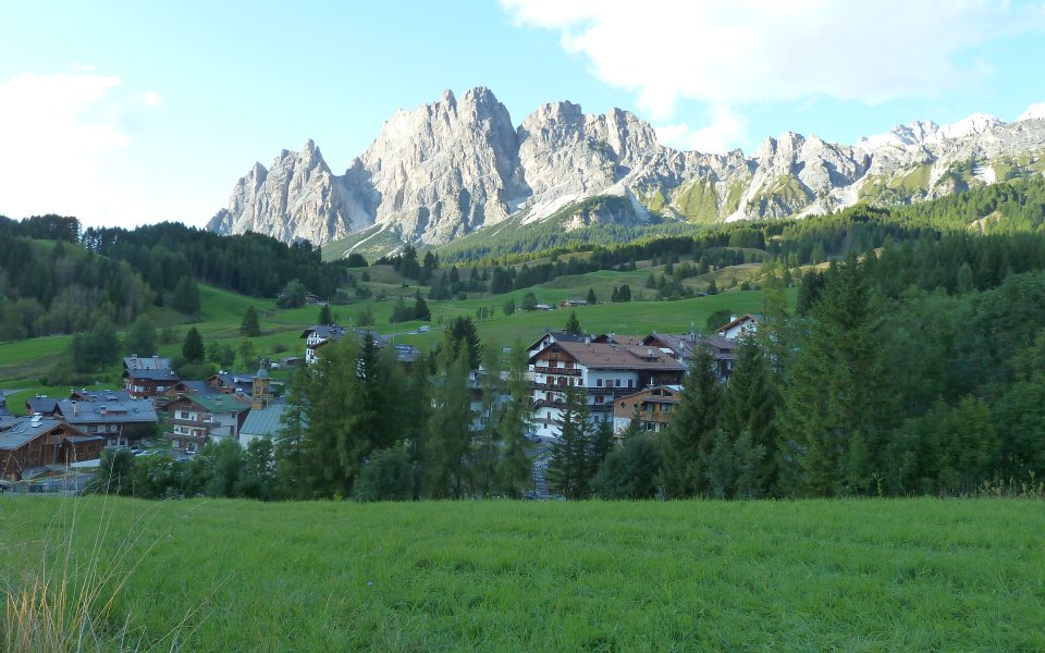 Dolomites_de_Cortina.jpg - Les Dolomites près de Cortina d'Ampezzo