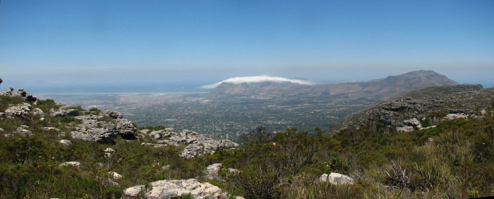 Panorama : vue vers le Sud-Est depuis Table Mountain