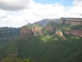 Les Trois Rondavels (on appelle ainsi les huttes africaines rondes).