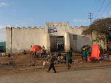 La Porte Est (ou Herer Gate ou encore Argob Bari) : c'est par cette Porte que Richard Burton est entré à Harar en 1854.