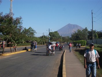 Le Volcan San Cristobal est à quelques km au nord de Chichigalpa Le Volcan San Cristobal est à quelques km au nord de Chichigalpa