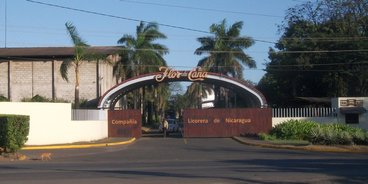 Entrée de la Rhumerie Flor de Caña à Chichigalpa.