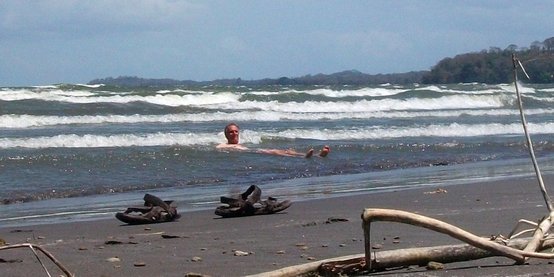 Baignade dans le Lac Cocibolca (ou Lac Nicaragua) sur l'Île d'Ometepe. Je m'étais déjà baigné dans ce lac à Granada. Baignade dans le Lac Cocibolca (ou Lac Nicaragua) sur l'Île d'Ometepe. Je m'étais déjà baigné dans ce lac à Granada.