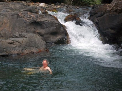 Baignade dans une rivière près de Santa Fe