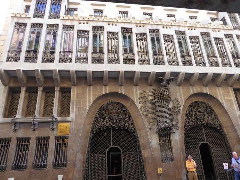 Palau Güell (fait partie des "Œuvres d’Antoni Gaudí")