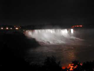 La Chute américaine (US) vue de nuit