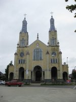 La cathédrale de Castro. Elle est en bois et recouverte d'une feuille de zinc.