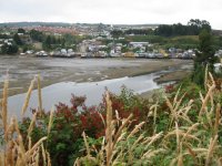 Palafitos à marée basse près de Castro