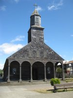 L'église de Achao. La structure est assemblée sans clous.