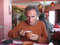 Contre un hypothétique mal des montagnes, on boit de la tisane de coca Contre un hypothétique mal des montagnes, on boit de la tisane de coca