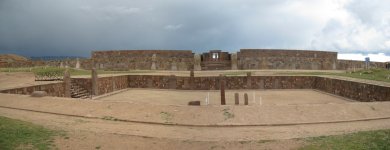 Site archéologique de Tiwanaku (aussi écrit Tiahuanaco) Site archéologique de Tiwanaku (aussi écrit Tiahuanaco)