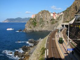 La gare de Manarola. On accède au village par un long tunnel.