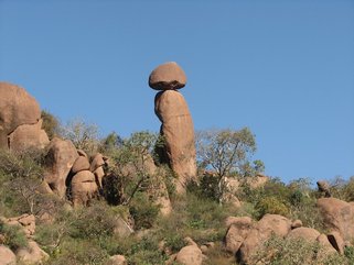 Ce rocher est le plus emblématique du Défilé de Dakhata.