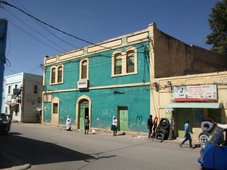 Megala est en rive droite de la Rivière Dechatu. C'est le quartier un peu moins riche, et un peu plus musulman de la ville.