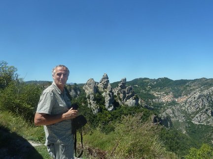 Les Dolomites de Lucanie. Au fond on voit Castelmezzano