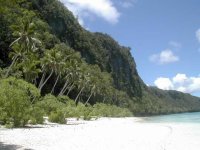 Tuhungganggo, un des rares accès à la mer (Rennell Island)