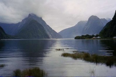 Milford Sound et Mitre Peak Milford Sound et Mitre Peak
