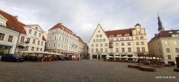 Raekoja Plats  Place de l'Hôtel de Ville
