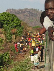 Vendeurs lors d'un arrêt du train