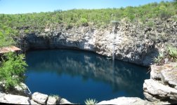 Lac karstique près de Tsumeb et Otavi