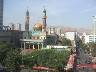 Urumqi : la mosquée en face de l'hôtel