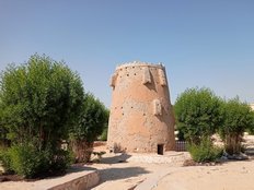 Tour de guet sur un ancien point d'eau (miraculeusement préservée)