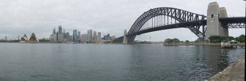 Vue panoramique du Sydney Harbour Bridge et de l'Opéra (depuis la Captain Henry Waterhouse Reserve) Vue panoramique du Sydney Harbour Bridge et de l'Opéra (depuis la Captain Henry Waterhouse Reserve)