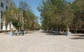 Avenue piétonne "Arbat" à Baïkonour