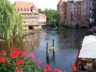 Je suis allé souvent à Geestacht, sur le fleuve Elbe. J'ai visité un peu la région, et je me suis arrêté à Lüneburg. Lüneburg