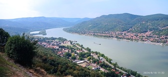 Le Danube vu depuis la Forteresse de Visegrad (Hongrie) Le Danube vu depuis la Forteresse de Visegrad (Hongrie)
