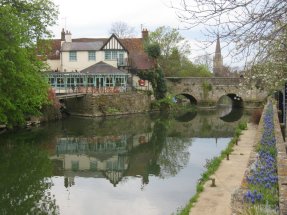 Il y a plusieurs centres de recherche à Abingdon et aux alentours. Abingdon