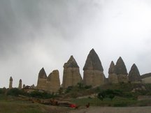 Formations rocheuses à Göreme (Cappadoce) Formations rocheuses à Göreme (Cappadoce)