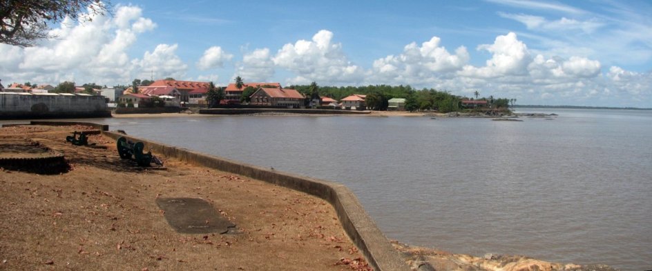 Cayenne vue depuis la Pointe Buzare