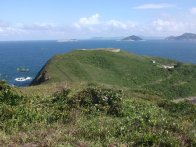 Tung Lung Chau est une petite île à l'Est de l'ïle de Hong Kong. Elle est proche du continent.