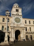 Torre dell'Orologio, Piazza dei Signori, Padova (Padoue). Horloge sur 24 heures, avec indications astronomiques. Padova