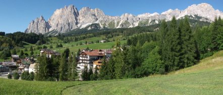 Les Dolomites, du côté de Cortina d'Ampezzo. Les Dolomites