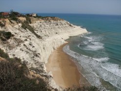 La Scala dei Turchi, près de Realmonte, est constituée de marne blanche. La Scala dei Turchi