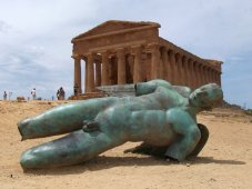 J'ai visité les anciens temples grecs à Agrigento. Agrigento