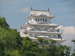 Je n'ai pas visité le château pendant mon séjour à Kobe. Il apparait dans plusieurs films célèbres. Je n'ai pas visité le château pendant mon séjour à Kobe. Il apparaît dans plusieurs films célèbres.