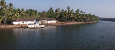 Les canaux du Kerala, ici à Vatanappally