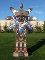 Un totem moderne sur le campus d'UBC